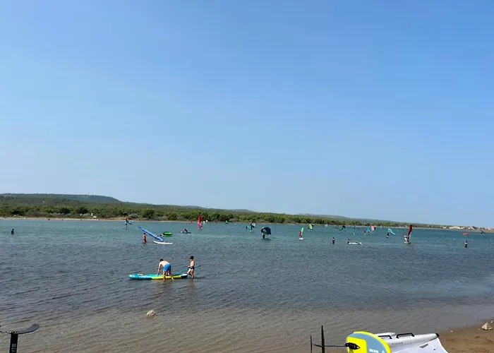 T2 Climatise A - Piscine, Plage, Parking & Terrasse - Ideal Familles 4/5 Pers. - Fr-1-796-45 Gruissan